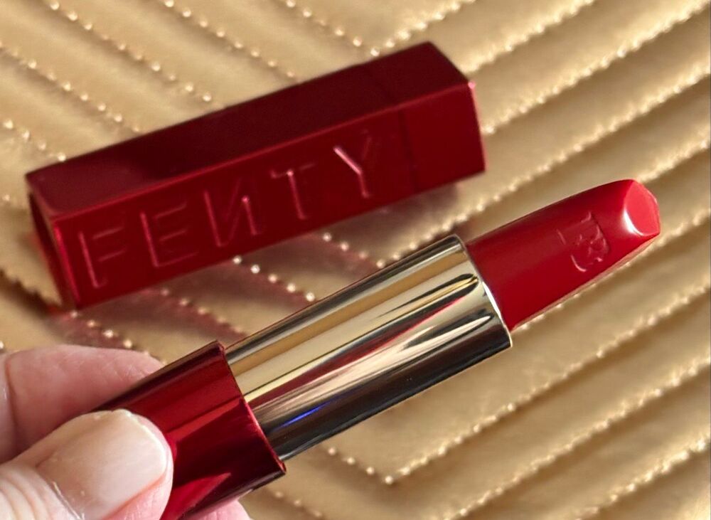 FENTY BEAUTY - NWOT Beauty Icon Semi-Matte Refillable Lipstick in "Kissin Cutie"